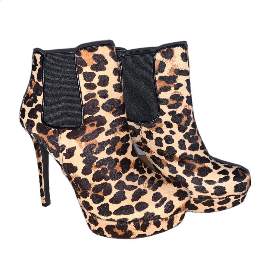 Gianni Bini Leopard Booties Size 7